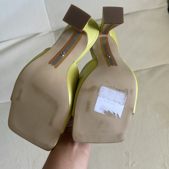 Green heels - Picture 2 of 3